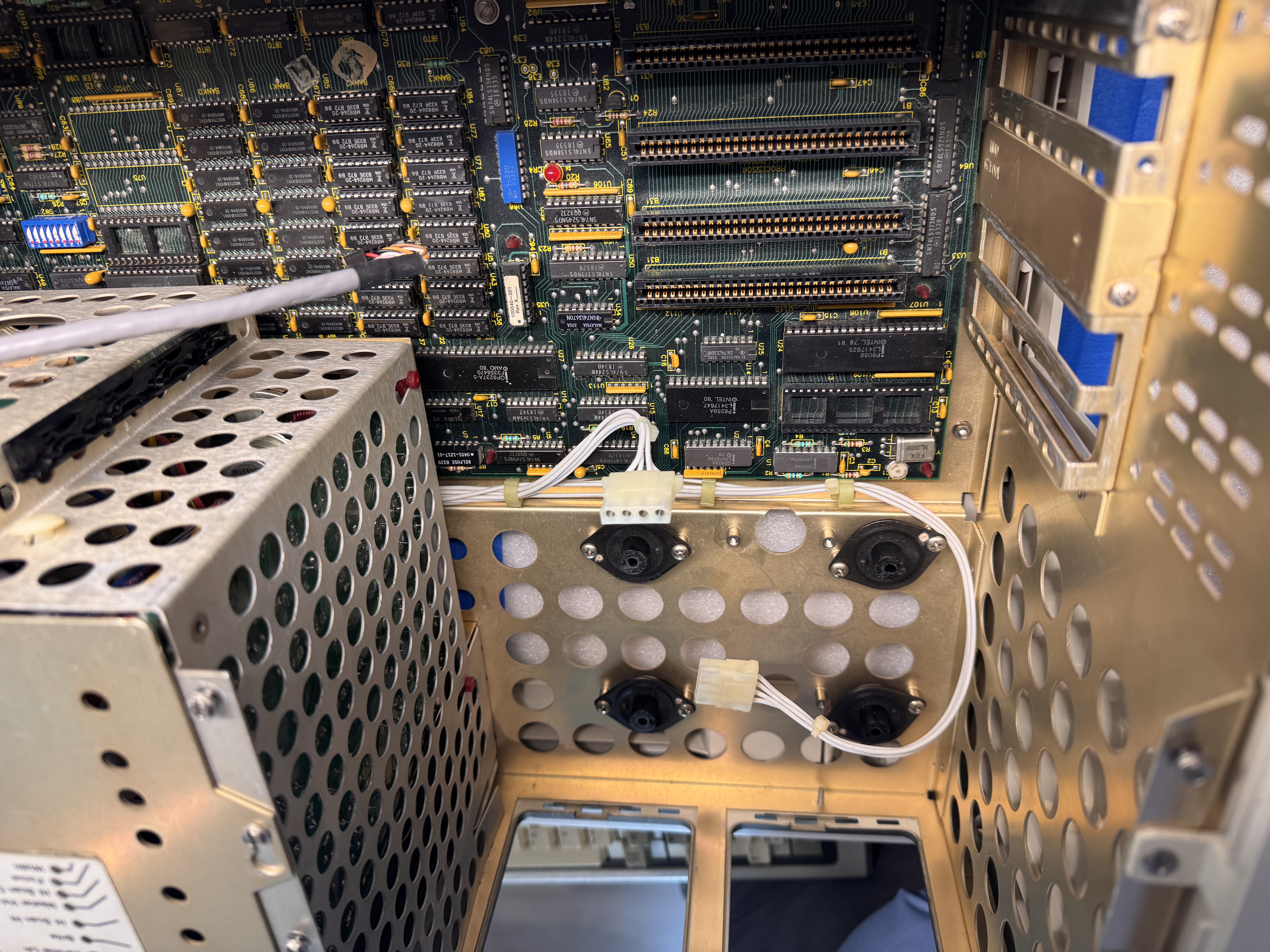 Motherboard and internal electronics inside the Compaq Portable
